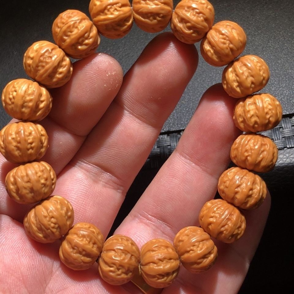 野外生猴头雕刻京八棱飞碟核桃手串单圈佛珠文玩手把件男女士手链