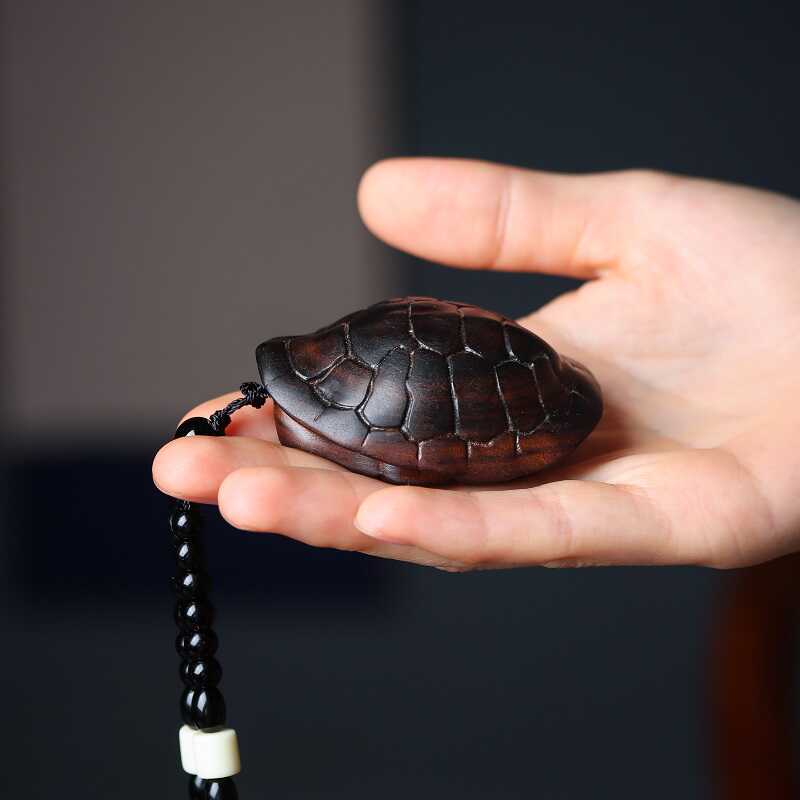 沉香木富甲天下手把件文玩木雕刻龟壳摆件富甲一方随身把玩件车挂