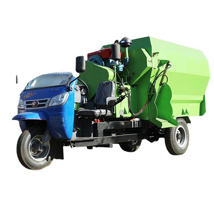 牛羊草料电动撒料车小型三轮养殖场投料机柴油饲料自动喂料机,淘宝优惠券,粉丝福利购,淘宝优惠卷