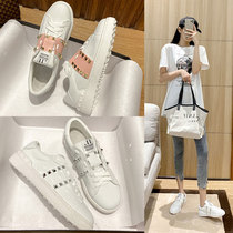 High-end Hong Kong Korean Version Genuine Leather Small White Shoes Women 2023 Spring New 100 Hitch Sports Fashion Casual Board Shoe Rivets