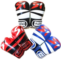 A Liner boxer sets up a foaming forming punch to beat the batting training to hit the glove