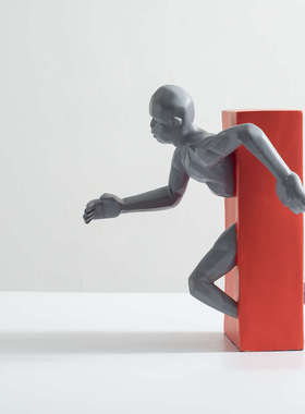 现代简约创意人物摆件 破壁者雕塑办公室书柜陈设售楼处 软装饰品