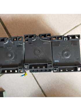 询价3RT10162BB42接触器3个的有两个安装卡