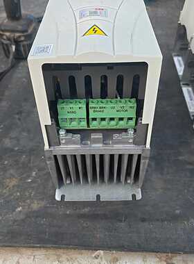 询价变频器ACS510-01-07A2-4 年份新 带中文