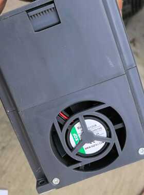 询价0.75kw变频器，件，带盖子，，成色还可以，有