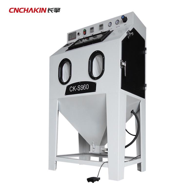Changqing manual small sandblasting chassis type pulse dust removal rust removal renovation cart turntable environmentally friendly sandblasting machine accessories