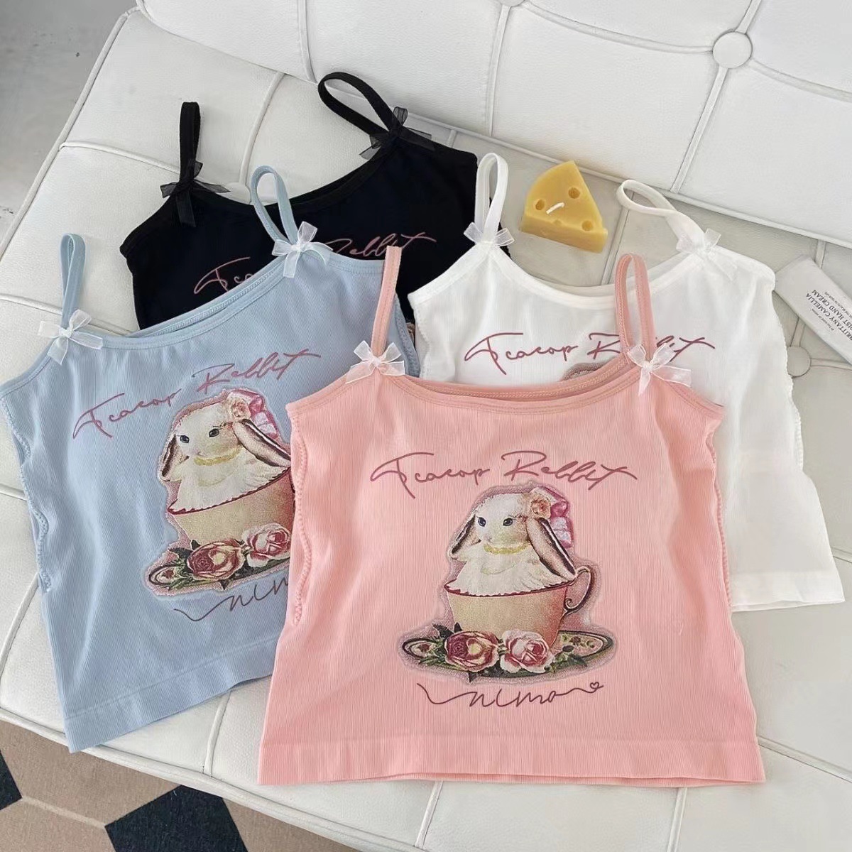 เสื้อสายเดี่ยวขนาดเล็กด้านใน สไตล์ Pure Desire เสื้อกั๊กสำหรับผู้หญิง ใส่เป็นเสื้อตัวนอกได้ ลายการ์ตูน ดีไซน์สั้น มีแผ่นรองหน้าอก ชุดชั้นในหลังสวย