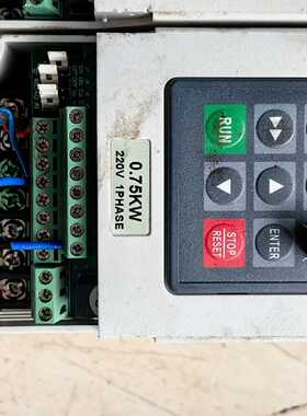 询价东川变频器 DC-E-2S-0.7G，0.75KW，220V