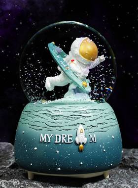 异时空宇航员水晶球发光音乐盒女孩礼品音乐摆件批发飘雪学生儿童