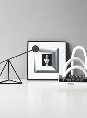 现代简约高级感艺术抽象人物摆设样板房间酒柜家居软装饰品小摆件