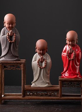 陶瓷禅意小和尚摆件站姿可爱沙弥紫砂人物工艺品中式家居装饰茶桌