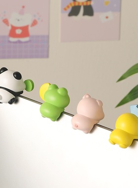 可爱小猪公仔电脑趴趴摆件办公室工位显示器装饰情绪稳定励志礼物