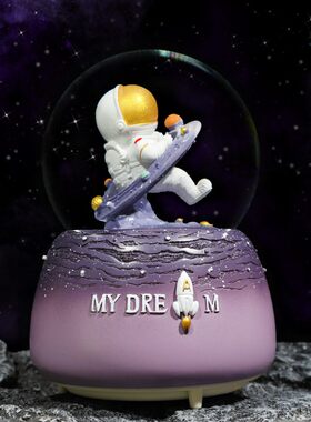 异时空宇航员水晶球发光音乐盒女孩飘雪批发摆件音乐学生儿童礼品