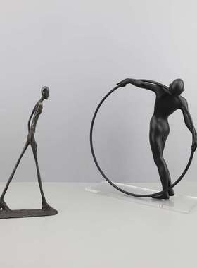 现代简约铸铁人物创意摆件客厅卧室玄关电视柜书房样板房家居饰品