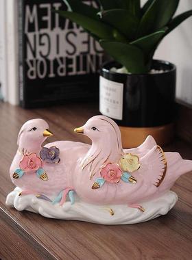 创意鸳鸯摆件一对陶瓷卧室床头装饰品家居结婚送礼礼品布置新摆设