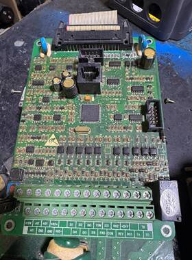 询价易驱ED3100-4T0040M变频器线路板带模块一套，上电