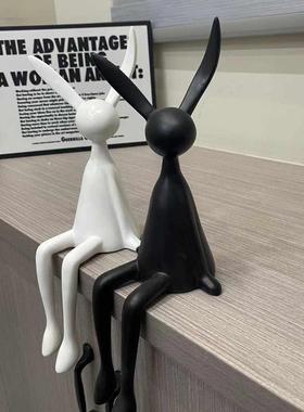 简约现代客厅酒店大堂创意黑白长耳朵坐姿兔子样品房软装摆件礼盒