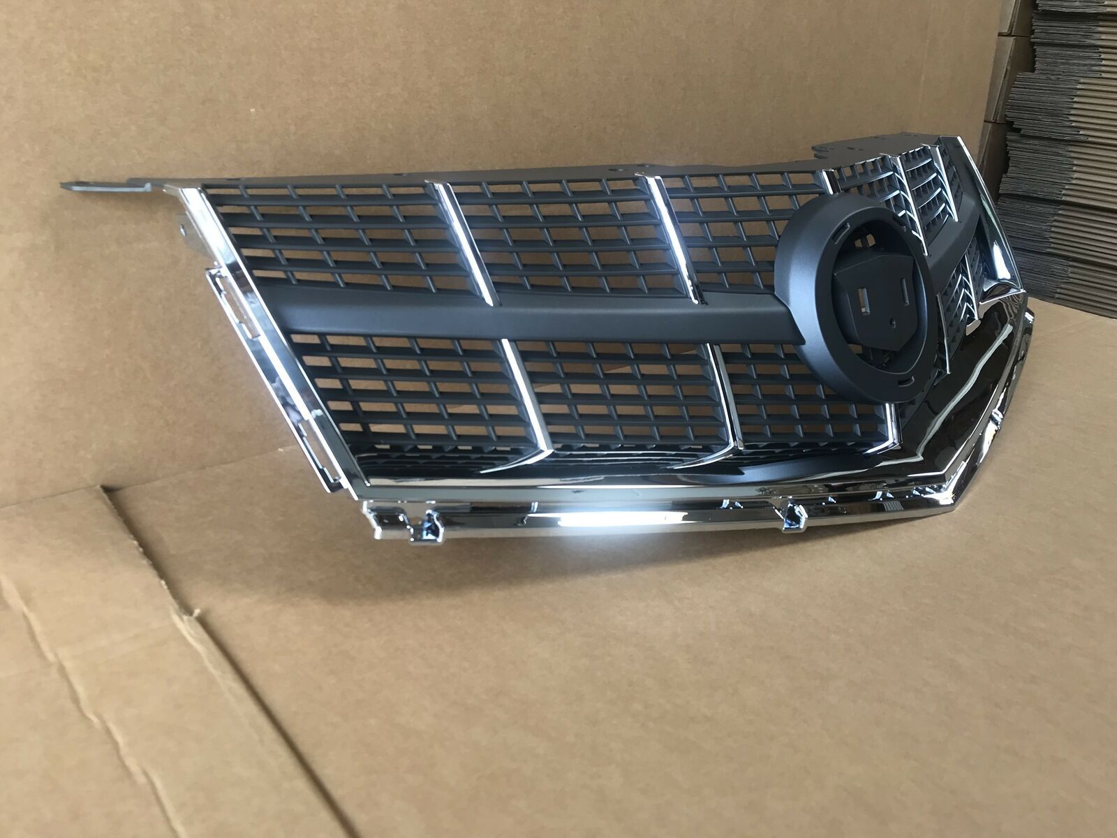 适用凯迪拉克srx09-12款中网进气隔栅front bumper upper grille - 图1