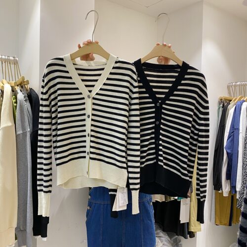 Bloom韩国秋冬季v领长袖条纹宽松显瘦韩版软糯羊毛毛衣开衫外套女