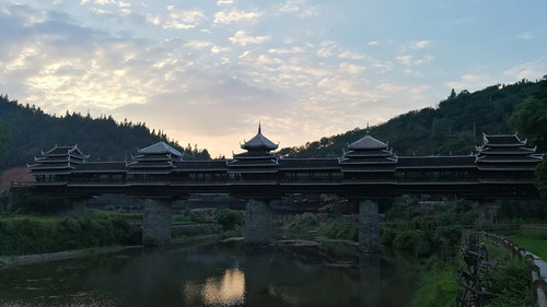 龙城柳州，百里柳<span class='highlight'>江</span>，侗寨，鼓楼，风雨桥，古镇古街吊脚楼！