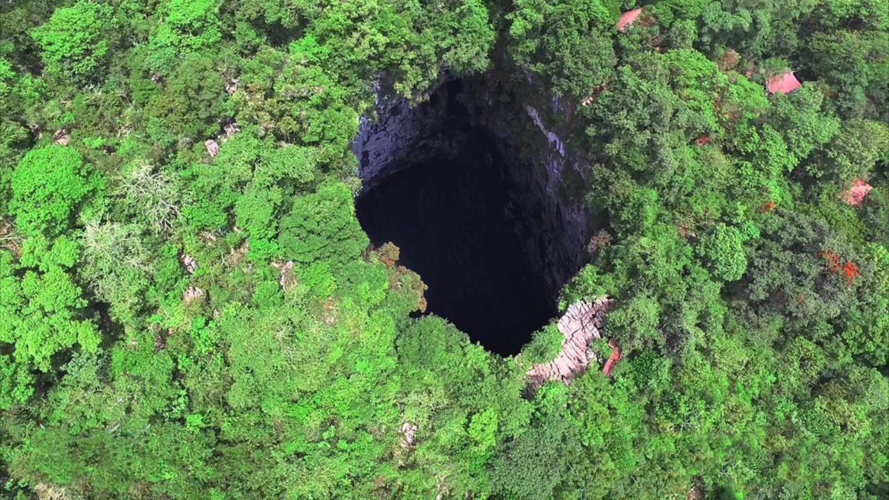墨西哥城旅游攻略- 世界第一巨洞: 深426米能装
