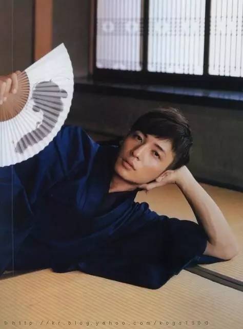 想和他 她 们一起去看烟花大会 这些日本艺人穿浴衣也太好看吧