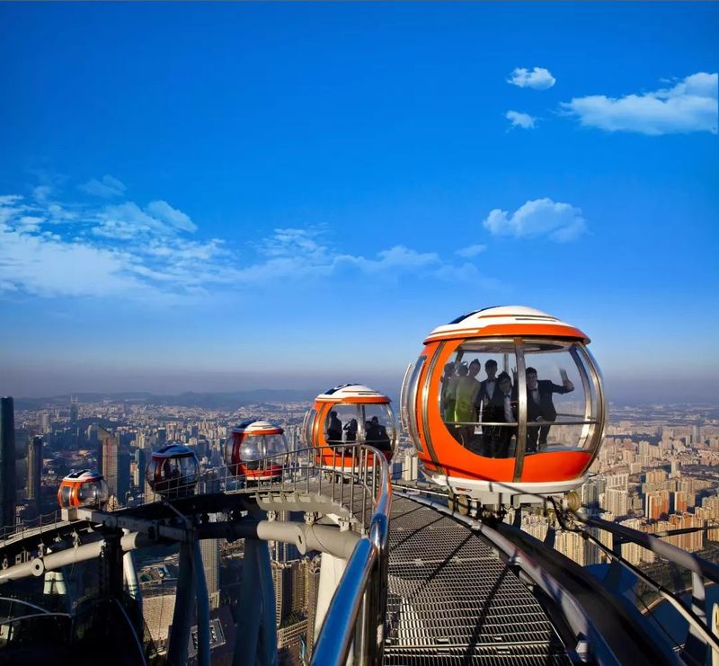 听说在摩天轮上和恋人亲吻 就会幸福长久