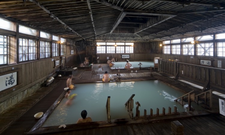 日本最美泡温泉 赏红叶的地方在那里
