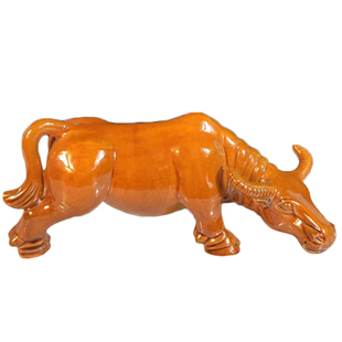 低头喝水牛陶瓷黄牛青牛工艺品卫生间厨房缺角小号瓷器水牛型摆件