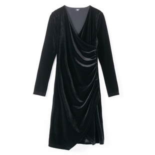 千娜儿黑色金丝绒连衣裙秋冬2025新款女长袖V领显瘦包臀开叉裙子