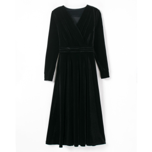 黑色金丝绒连衣裙秋冬装2025新款长袖高端收腰气质显瘦V领长裙子