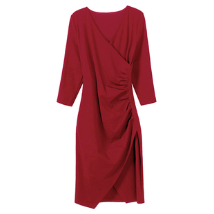 红色连衣裙女春装2025新款职业包臀开叉中裙子V领修身显瘦小红裙