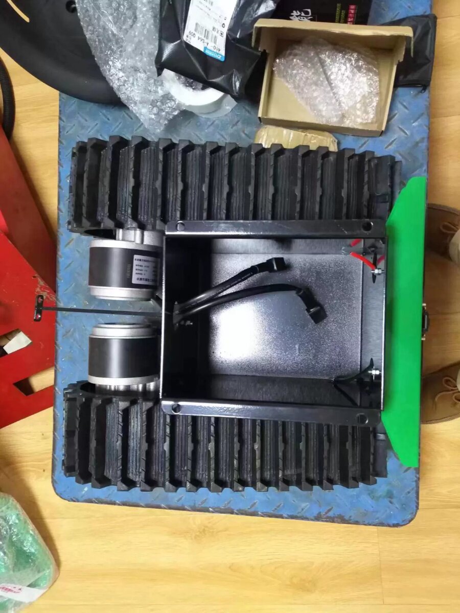 ATV 크롤러 섀시를 수정할 수 있으며 로봇 섀시 잔디 깎는 기계 드론을 원격으로 제어할 수 있습니다