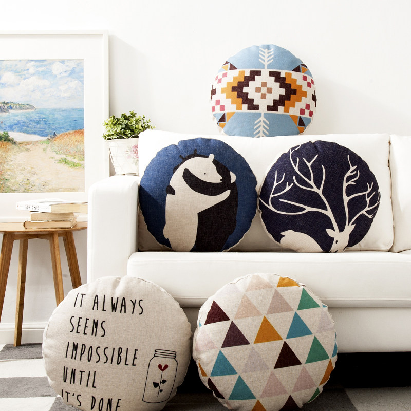 北欧鹿抱熊圆枕卡通抱枕靠垫棉麻沙发布艺蒲团办公室汽车圆形枕头