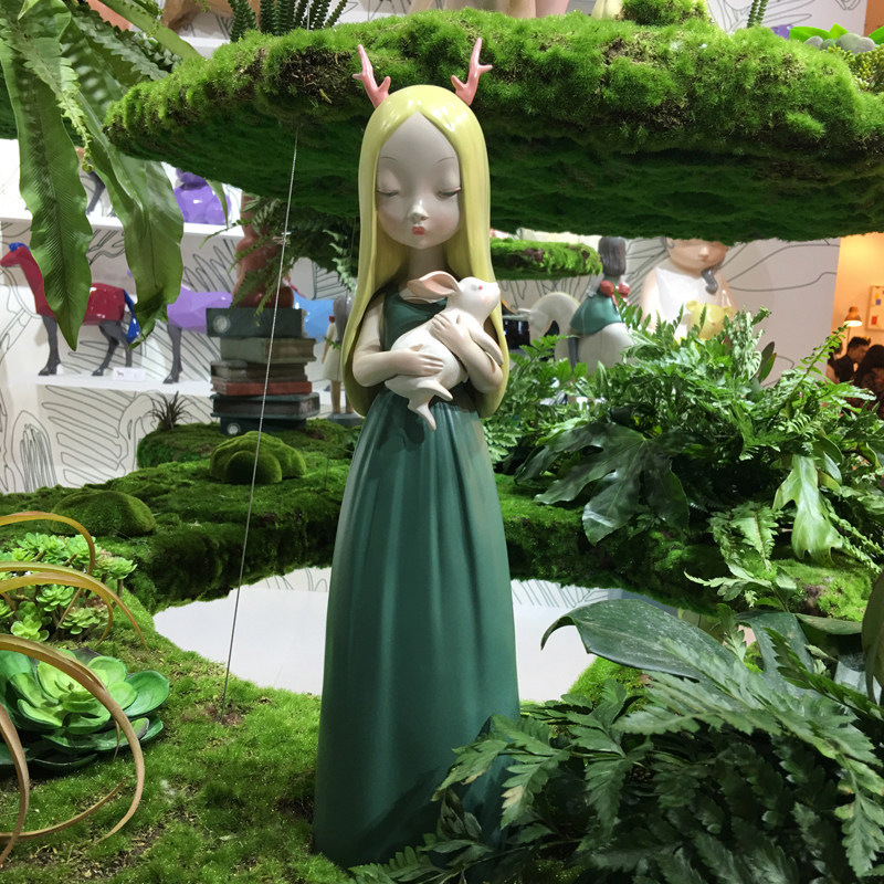 小鸡磕技兔小女孩创意生日礼品新婚礼物办公室桌面摆件家居艺术品