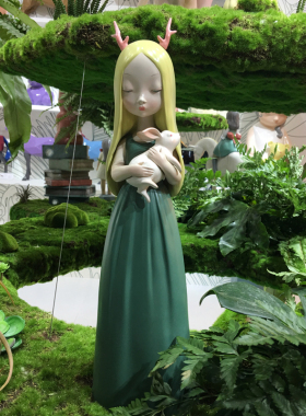 小鸡磕技兔小女孩创意生日礼品新婚礼物办公室桌面摆件家居艺术品