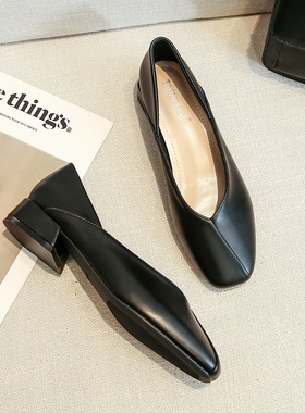 2021春秋新款粗跟单鞋女百搭中跟工作鞋黑色小皮鞋大码女鞋41一43
