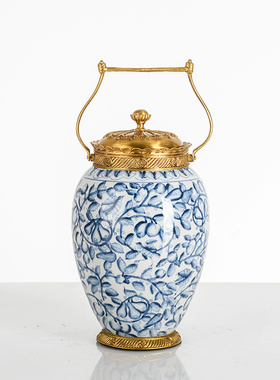 优选欧式别墅会所奢华软装铜制品复古镶铜陶瓷配铜青花提壶工艺品