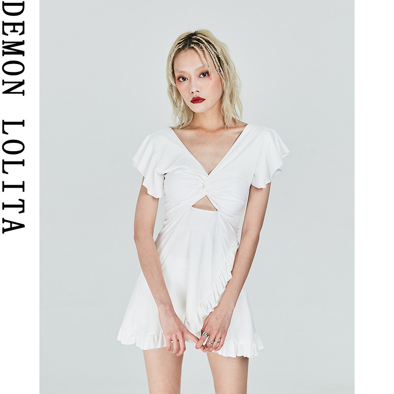 温泉泳衣女2021新款遮肉白色连体裙式遮肚显瘦韩国ins保守泳装,运动/瑜伽/健身/球迷用品,连体泳衣,淘宝优惠券,粉丝福利购,淘宝优惠卷