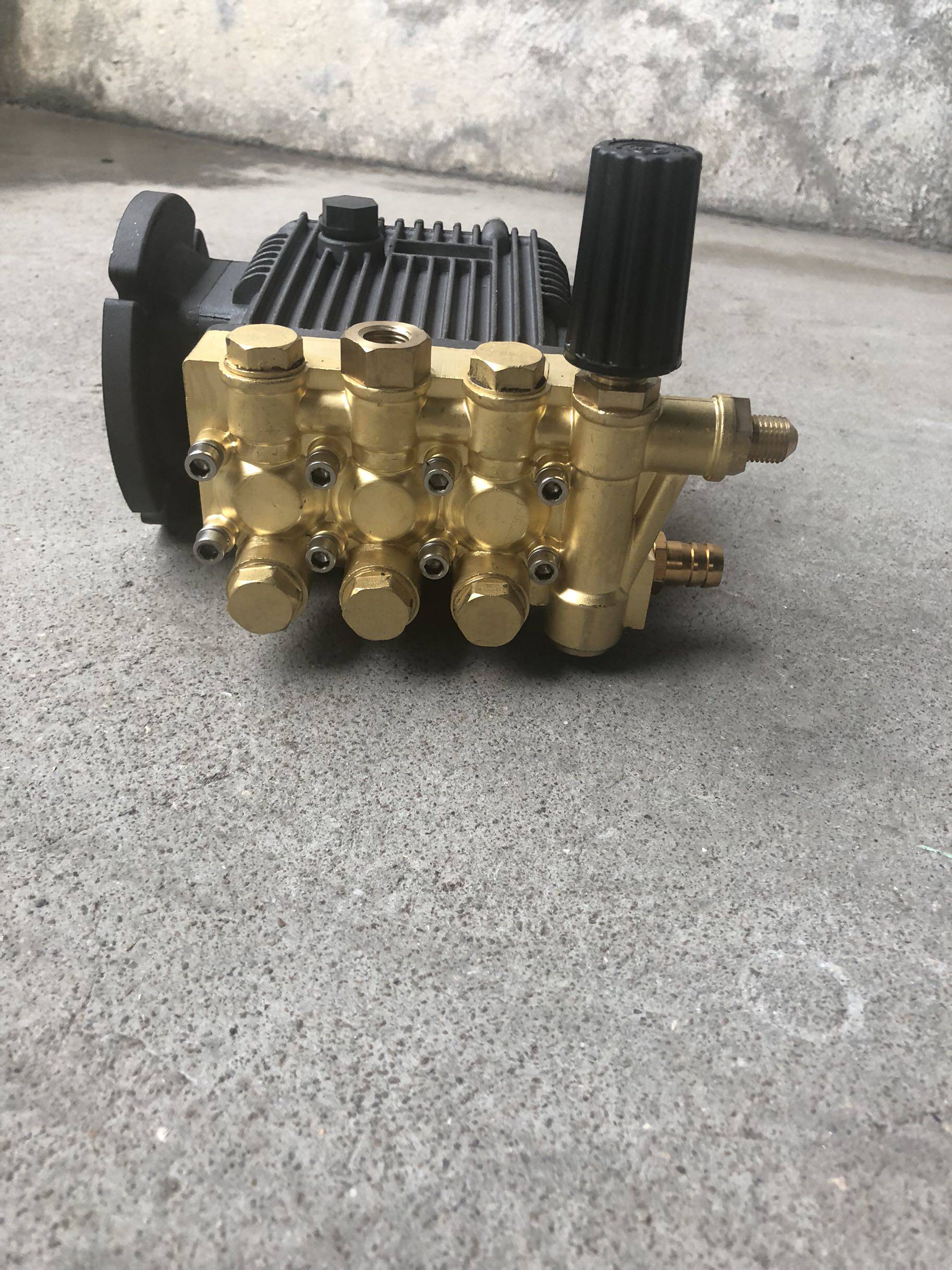 超高压清洗机泵头喷瓷柱塞直联式水泵头配件商用家用洗车机刷车泵