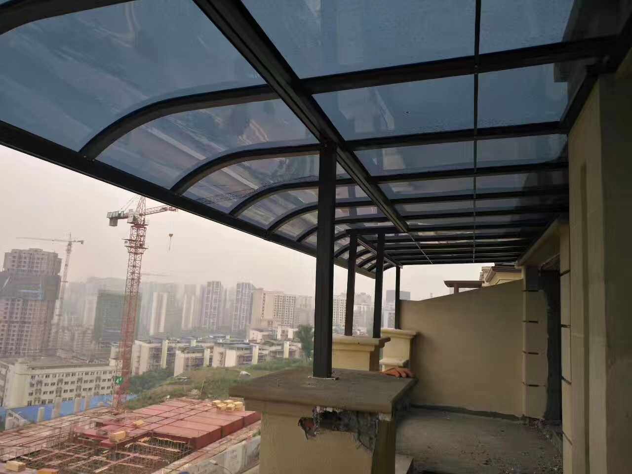 重庆玻璃阳光房屋顶遮阳蓬钢结构停车棚露台棚铝合金夹胶玻璃棚