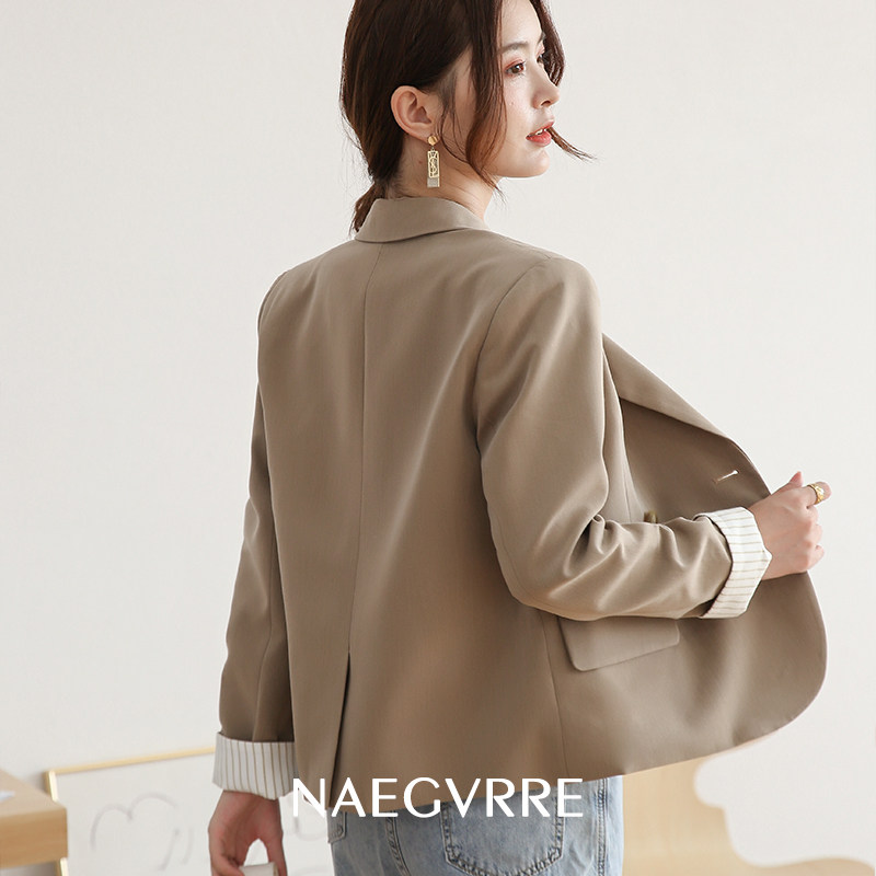 西装外套女短款2021年新款春秋显瘦休闲小个子西服小众设计感上衣