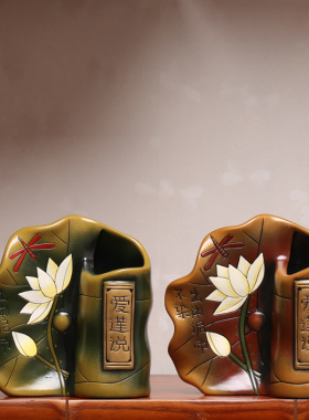 谢毕业送老师礼品教师节礼物办公桌可爱小摆件实用笔Y筒陶瓷工艺