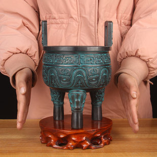 铜圆鼎摆件 三足双耳铜鼎炉摆件配檀香