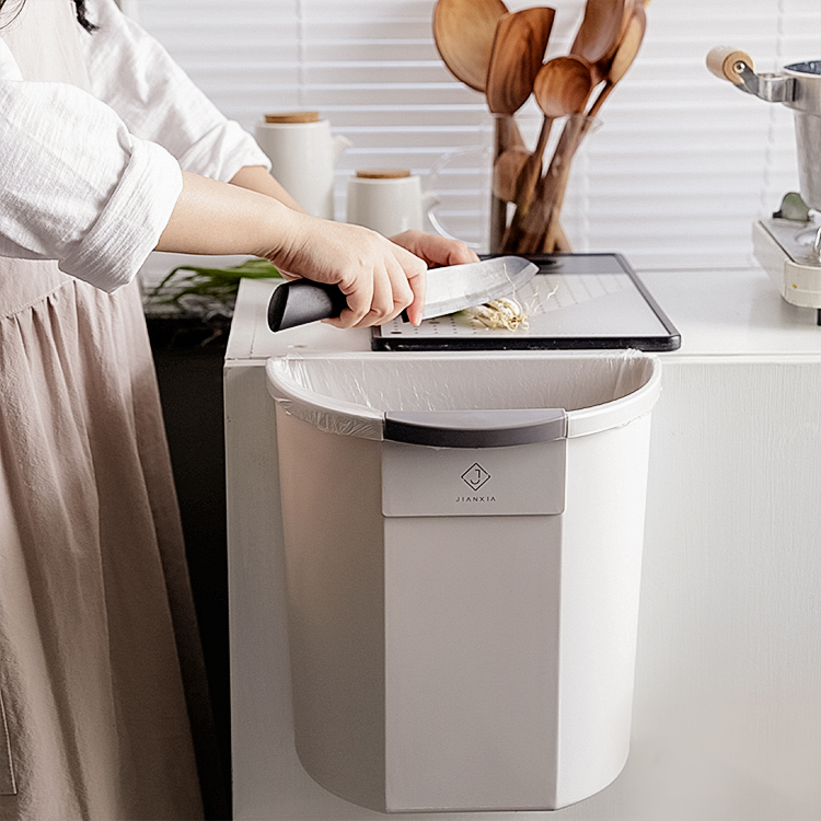 创意北欧风厨房垃圾桶p挂式家用橱柜门无盖大号日式桌上分类壁挂