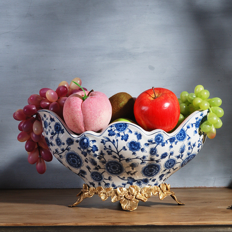 欧式客厅茶几果盘家用奢华摆件创意复古果盆陶瓷配铜设计师装饰品