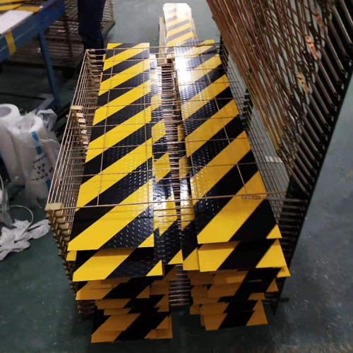 小心站台间隙标牌定做高铁警示牌反光标识牌地贴动车组车厢位置