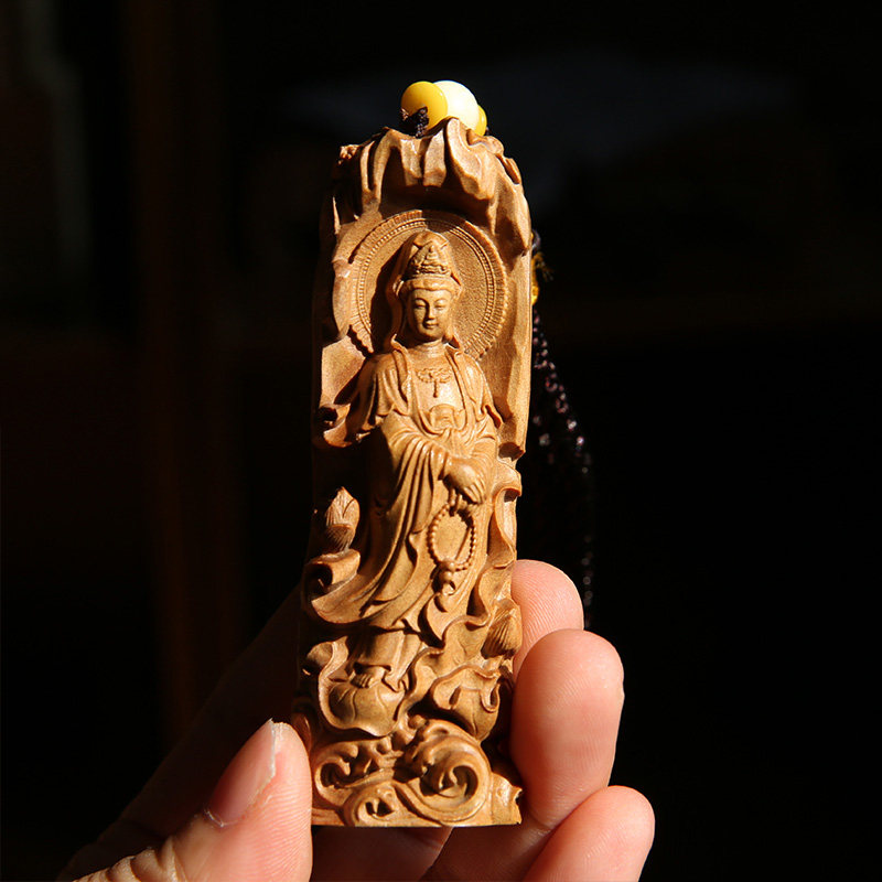 檀香木雕刻观音工艺平文玩件像手把件保品安汽车内饰品挂佛实木