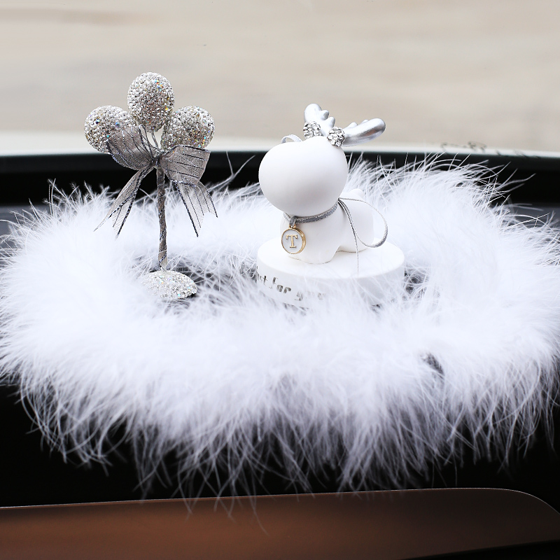 汽车装饰女神款可爱小鹿网红车内B饰品摆件车载香薰装饰品创意车