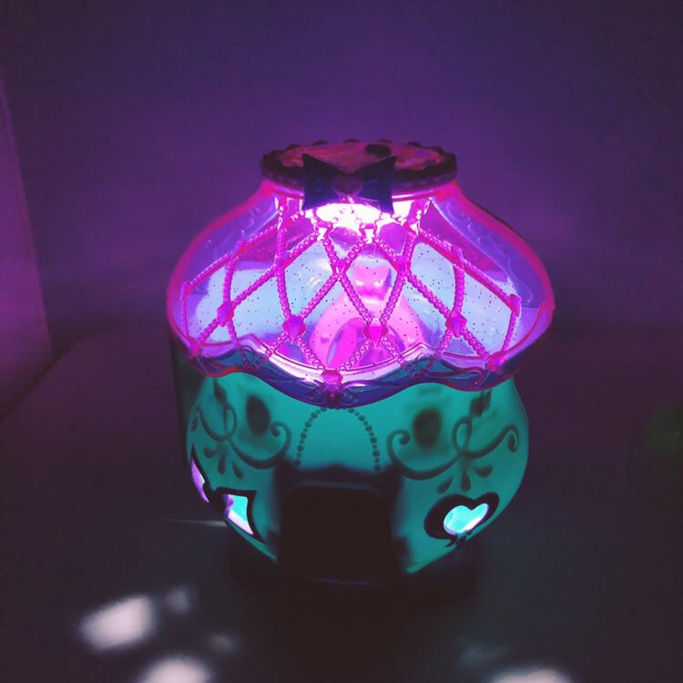 小娃娃玩偶的家女孩儿童房小夜灯玩具屋过家家手提灯光小房子